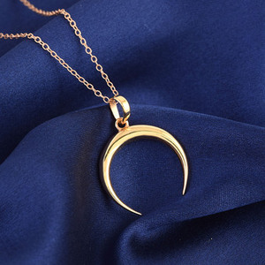 เครื่องประดับเงินแท้ 925 ชุบทอง ชุบโรเดียม ดีไซน์วินเทจ รูปทรงเกือกม้า จี้ห้อยคอ สร้อยคอสวยหรูสำหรับผู้หญิง - Product Image 4