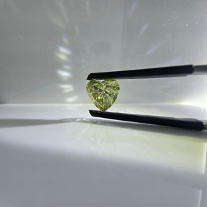 Diamant de laboratoire 1,7 carats, taille brillant cœur, vert jaunâtre intense fantaisie, VS1, certifié IGI, vente en gros, fabricant, usine - Product Image 3