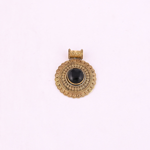 Pendentif en pierre d'épinelle noire plaqué or, taille 42x35MM - Product Image 1
