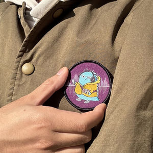 Écussons tissés personnalisés |   Badges logo haute densité pour vestes, chapeaux et sacs |   Usine OEM en gros - Product Image 6