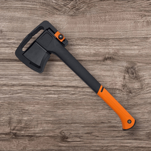 Hache avec manche en plastique, couleur orange et noir, pour la survie - Product Image 3