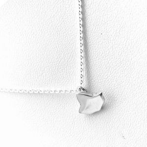 Collar de Hiedra Sólida Pequeño y Elegante, Joyería Chapada en Oro para Mujer, Accesorio de Moda de Lujo con Delicado Diseño de Hoja de Hiedra - Product Image 6