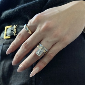 แหวนหมั้นเพชรทรงเหลี่ยมมรกต 3.71 กะรัต สองสี ทองคำขาว 14k และทองคำเหลือง แหวนแต่งงานเพชรเม็ดเดี่ยวรับรองโดย IGI - Product Image 1