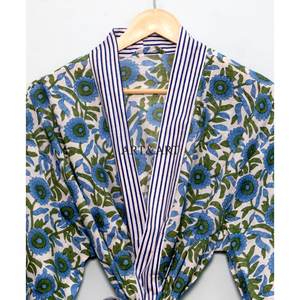 Kimono de Mujer 100% Algodón Orgánico Hecho a Mano, Estilo Tradicional, Estampado Floral, Cuello en V, Cierre con Cordón, Transpirable para Verano - Product Image 4