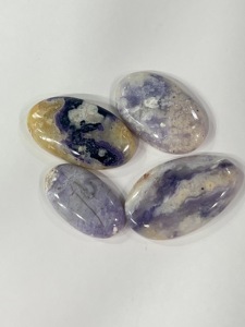 Lot de 10 cabochons en pierre Tiffany violette naturelle, 46g, vente en gros, fournisseur en vrac de pierres précieuses pour les acheteurs chinois - Product Image 5