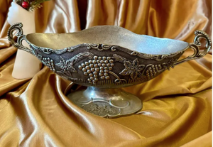 Corbeille à fruits ovale vintage en argent gaufré motif raisin, centre de table en métal antique, plat décoratif orné avec poignée, décoration de table, bassin de rangement - Product Image 5