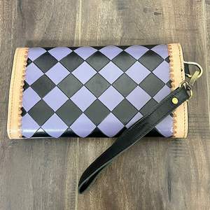 Custom OEM Handmade Tooled Checkered Leather Wristlet Clutch High Quality Genuine Leather Cash Card Organizer Women Long Purse - Product Image 5