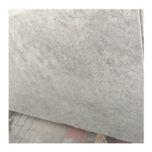 Dalles de granit blanc Viscon de 70x240 pouces, parfaites pour les sols et les comptoirs de cuisine, durables et de qualité supérieure fabriquées en Inde - Product Image 1