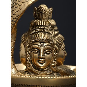 Petite statue en laiton Nandimukh Shivalingam de 5 pouces avec 3 visages de Shiva Sculpture Artwork - Product Image 1