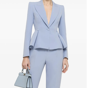 Blazer bleu clair pour femme, style double boutonnage avec détail peplum et pantalon assorti, idéal pour le bureau ou les tenues de sororité - Product Image 4
