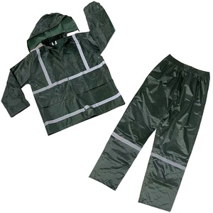 Traje Impermeable Verde Unisex con Capucha, Tiras Reflectantes, Cierre de Botones, Cintura Elástica, Corte Regular, Ropa de Exterior para Adultos - Product Image 3