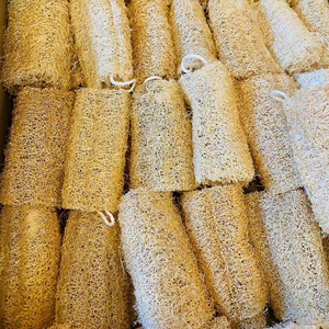 High Quality Organic <b>Loofah</b> Sponge Shower Body Scrubber Natural <b>Loofah</b> for Cleaning Dishes and Exfoliating Skin - Product Image 1