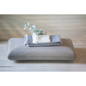 Almohada ergonómica para el cuello de calidad estándar, moldeada con tecnología, adecuada para todas las edades, de carbono viscoelástico, origen España. - Product Image 1