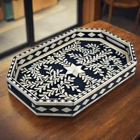 Plateau artisanal en os incrusté avec motif floral noir et blanc, fait main, rectangulaire, pour décoration de mariage et d'anniversaire, style moderne
