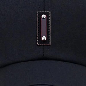Casquette de baseball unisexe noire à 6 panneaux avec logo brodé sur le pan gauche, ajustable, décontractée, pour adultes - Product Image 6