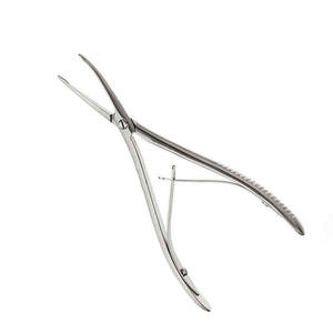 คีมตัดกระดูกแบบสั่งทำพิเศษ Beyer Bone Rongeur แบบสปริงคู่ ข้อต่อแบบ Lap Joint ผลิตจากเหล็กกล้าไร้สนิมขัดเงา ใช้งานด้วยมือ นำกลับมาใช้ใหม่ได้ ได้รับมาตรฐาน CE MOL โดย Dentavex - Product Image 5