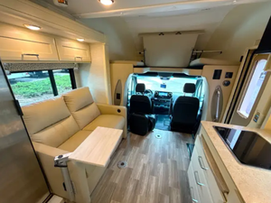 Autocaravana de Lujo Confortable 2021 2022 2023 T-i-f-f-i-n W-A-Y-F-A-R-E-R --2-5-S-W, Remolque de Viaje para Acampar - Product Image 2