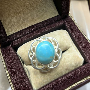 Bague tendance en turquoise Mohave Arizona, forme ovale 8x10mm, argent sterling 925, bijoux bohèmes faits à la main, cadeau pour elle - Product Image 1