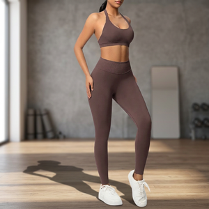 Ensemble de yoga 2 pièces pour femme XXL, couleur unie, col halter et col rond, sans couture, taille haute, en Nylon Spandex, respirant, extensible, effet galbant - Product Image 4
