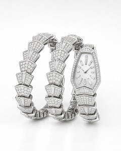 Reloj de lujo unisex con diamantes, caja de acero inoxidable, movimiento de cuarzo analógico, cristal de zafiro, esfera redonda de 44 mm, cierre de mariposa. - Product Image 1