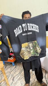 Sudadera con Capucha y Bolsillo para Hombre, Personalizada, de Manga Larga, Estilo Urbano Invernal, con Logotipo Serigrafiado, Estampado de Jungla - Product Image 1