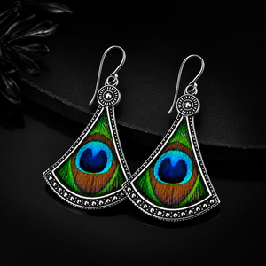 Pendientes de Plata Oxidada con Plumas de Pavo Real |   Pendientes Largos Hechos a Mano Estilo Tribal Bohemio para Fiesta |   Pendientes Étnicos Indios para Mujer - Product Image 5