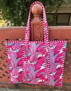 Sac fourre-tout matelassé en coton, imprimé floral botanique, sac à bandoulière de style bohème pour le marché - Product Image 5