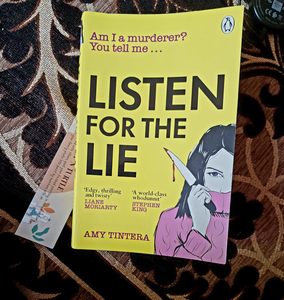 Escucha para descubrir la verdad de Amy Tintera, libro en inglés de bolsillo, libro de suspense, secretos y drama - Product Image 5