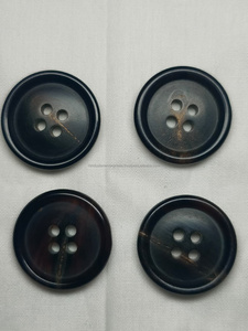 Botones de Cuerno de Búfalo Negro Natural de 29 mm, 44L, 4 Agujeros, Línea Blanca Brillante, Botones de Costura para Abrigos y Chaquetas - Product Image 6