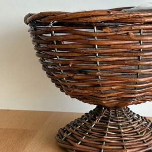 Cesta de mimbre tejida a mano con base, centro de mesa, adecuada para decoración de mesa, uso como maceta y cuenco decorativo para entrada. - Product Image 3