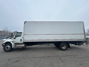 Camión de Caja Mediana International MV607 2020, Ligeramente Usado, con Transmisión Automática, 188,898 millas - Product Image 2
