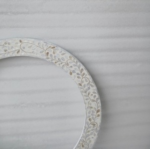 High Quality Handmade Round MOP Wall photo <b>Frame</b> Decorative Pattern Handmade Wall <b>Mount</b> Decorative <b>Frame</b> mother of pearl photo - Product Image 3