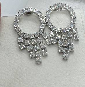 Boucles d'oreilles en moissanite, design personnalisé, style chandelier, argent sterling plaqué or 14 carats, bijoux de luxe pour femmes - Product Image 1
