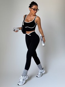 Women 2 Pcs Yoga Suit Contrast Piping Scoop Neck Crop Bra and Crossover V Waistband Compression Leggings Gym Fitness Set - Product Image 5