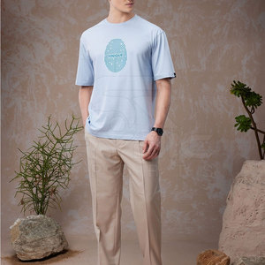 เสื้อยืดพิมพ์ลายผู้ชายคุณภาพพรีเมียมสำหรับส่งออก ทรงทันสมัย เนื้อผ้าเบาสบาย ทนทาน สีสันตามสั่ง มีจำหน่าย - Product Image 5