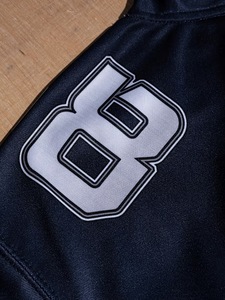 เสื้อเจอร์ซีย์ฟุตบอล ฮอกกี้ ซอคเกอร์ แบบสวม คอวี แขนกุด ผ้าโพลีเอสเตอร์ 100% ระบายอากาศ ป้องกันแบคทีเรีย ป้องกันรังสียูวี พิมพ์ลายดิจิตอลตามสั่ง ทรงหลวม - Product Image 2