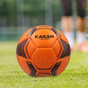 Ballon de football de qualité supérieure pour l'entraînement en plein air, taille personnalisée, matériau durable, prix abordable, vente en ligne. - Product Image 2