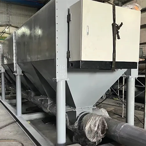 Système de déchargement de sacs en vrac à haute efficacité pour le transfert de poudre et le déchargement de FIBC dans les installations de fabrication et de transformation - Product Image 1