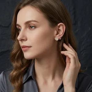 Boucles d'oreilles classiques pour femmes, diamants ronds, plaqué or 18 carats, bijoux à porter au quotidien, nouveau design, usage quotidien, Ramdut Impex RDEar0063 - Product Image 1