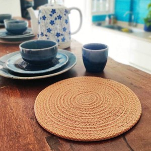 Aqdus Saleem - Posavasos Redondos Bohemios de Madera de Mango Ecológica con Espiral de Yute - Posavasos Rústicos al por Mayor - Product Image 1