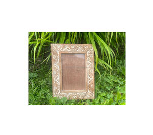 Cadre photo en bois finition antique pour décoration murale de style intérieur vintage avec un aspect vieilli, des détails classiques et un charme nostalgique - Product Image 2