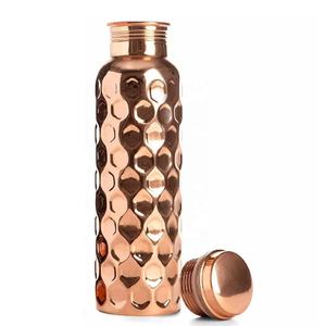 Bouteille d'eau en cuivre moderne faite à la main de haute qualité, imprimée de motifs floraux, pour le yoga, portable, écologique, à boire directement - Product Image 4