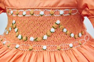 Robe pour bébé fille brodée à la main avec des broderies florales |   Robe en coton à manches bouffantes, style boutique |   Robe de fête pour tout-petits, vente en gros OEM - Product Image 3