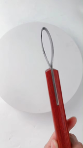 Couteau à sabots à double tranchant avec manche en bois, outil de fermeur de chevaux antidérapant, couteau à sabots ovale pour toilettage équin - Product Image 3