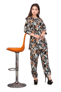 ชุดลำลองผู้หญิงลายดอกไม้คุณภาพสูง ผ้าโพลีเรยอน คอกลม ชุดสองชิ้น สำหรับผู้หญิง สวมใส่สบายๆ ในฤดูร้อน - Product Image 2