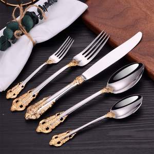 Juego de cubiertos metálicos confiables que garantizan una experiencia culinaria sin interrupciones, con material resistente y cómodo. - Product Image 3