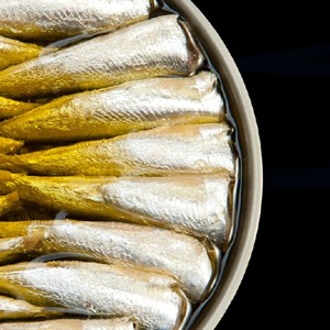 Sardines en conserve marinées dans leur jus naturel, traitées thermiquement, en boîtes pratiques pour importateurs, grossistes et distributeurs de produits alimentaires - Product Image 2