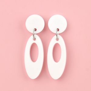 Boucles d'oreilles à clip en résine géométriques ovales, carrées, en forme de cœur et de papillon pour femmes, style classique pour les fêtes - Product Image 2