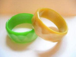Brazaletes Ligeros de Resina para Mujer H a CRAFT - Estilo Moderno y Contemporáneo, Diseño Clásico Redondo para Uso Diario y Regalo - Product Image 5