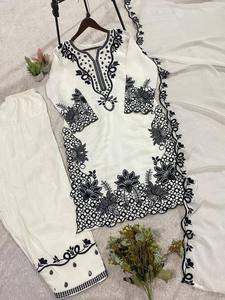 Traje Formal Casual Moderno de Seda Romana Bordada en Blanco para Mujer, Hecho a Mano, Cuello en V, Largo Completo, Holgado, Elegante para Todas las Estaciones - Product Image 3